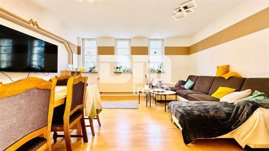 Modernisierte 1 bis 2 Familien Stadtvilla mit Maisonettewohnung in Traumlage mit Panoramablick - OG Wohnzimmer